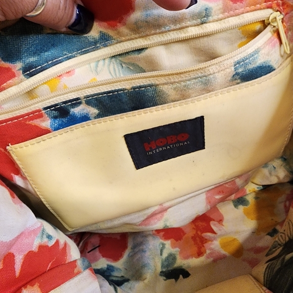 HOBO International Metallic double Handles strap Bag - Picture 8 of 13